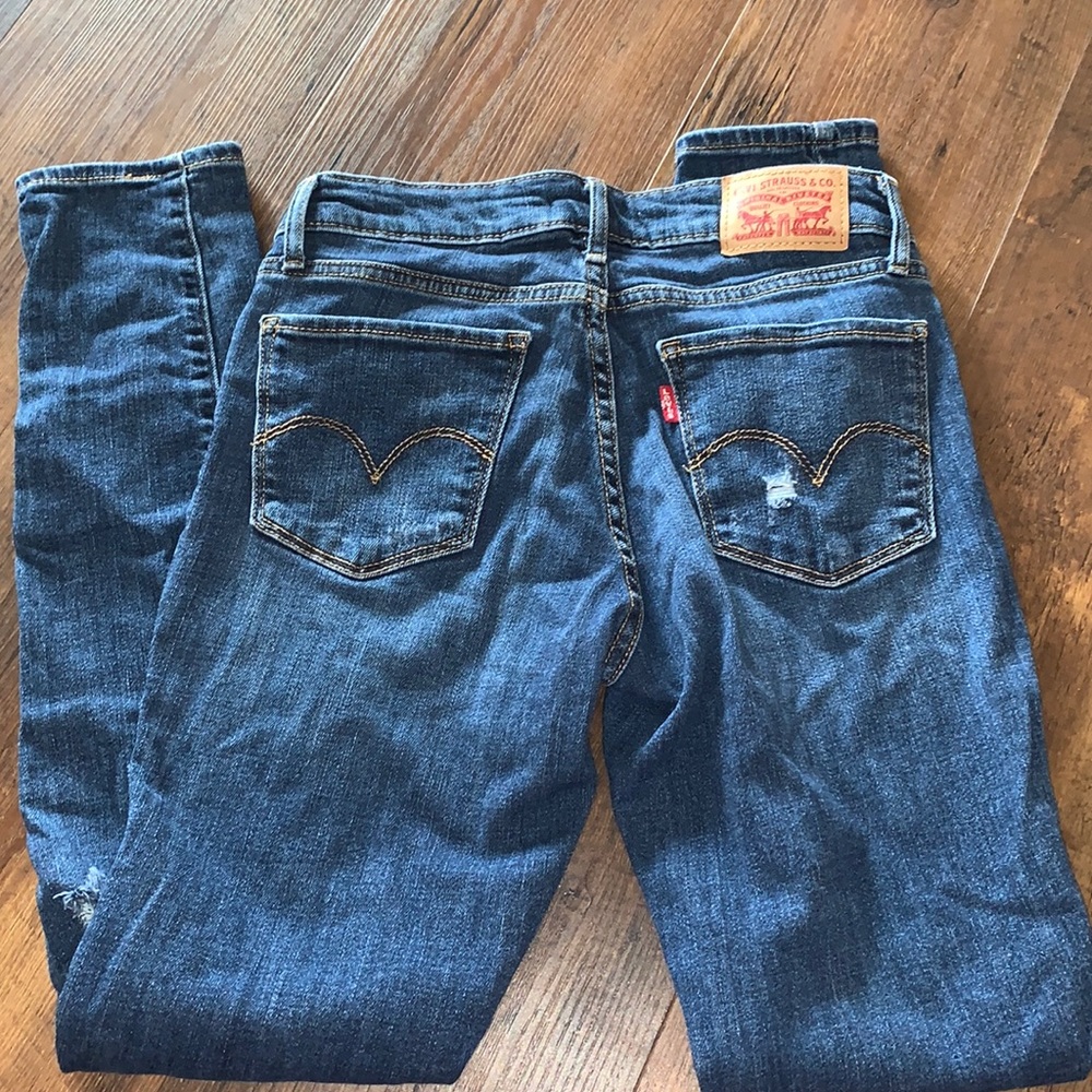 Levi’s 711 skinny jeans